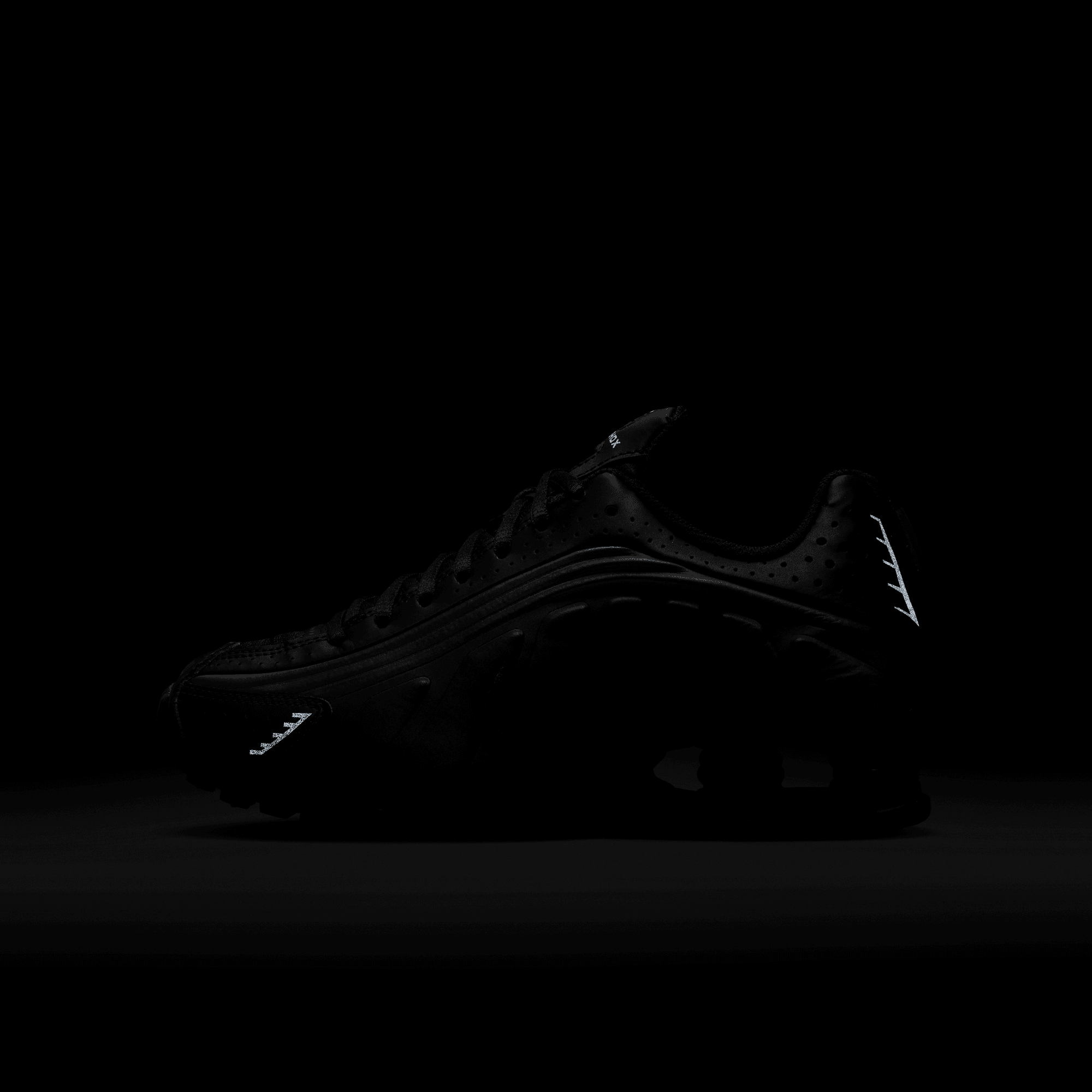 Big Kids' Nike Shox R4 "Triple Black"