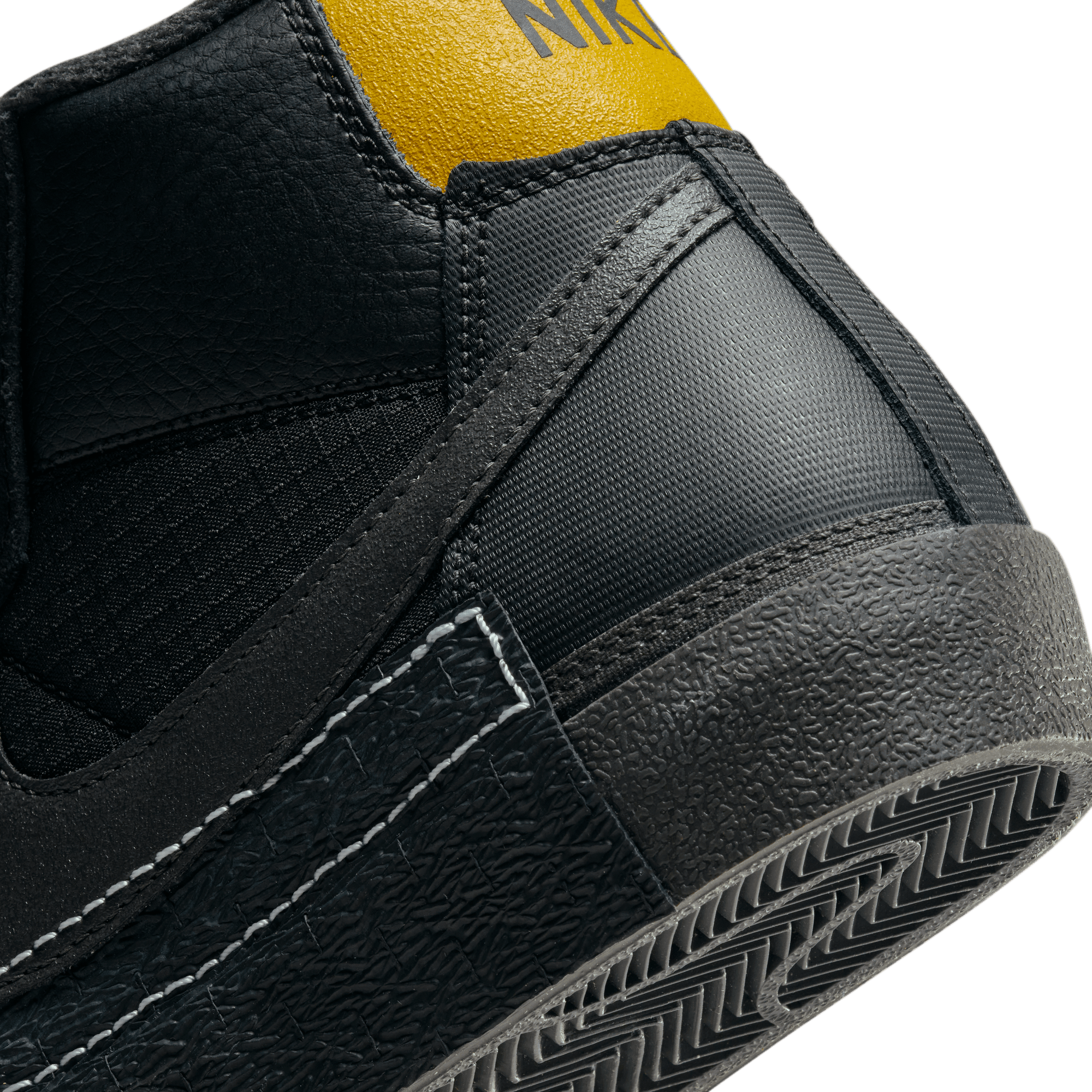 Men's Nike Blazer Mid Pro Club "Black Bronzine"