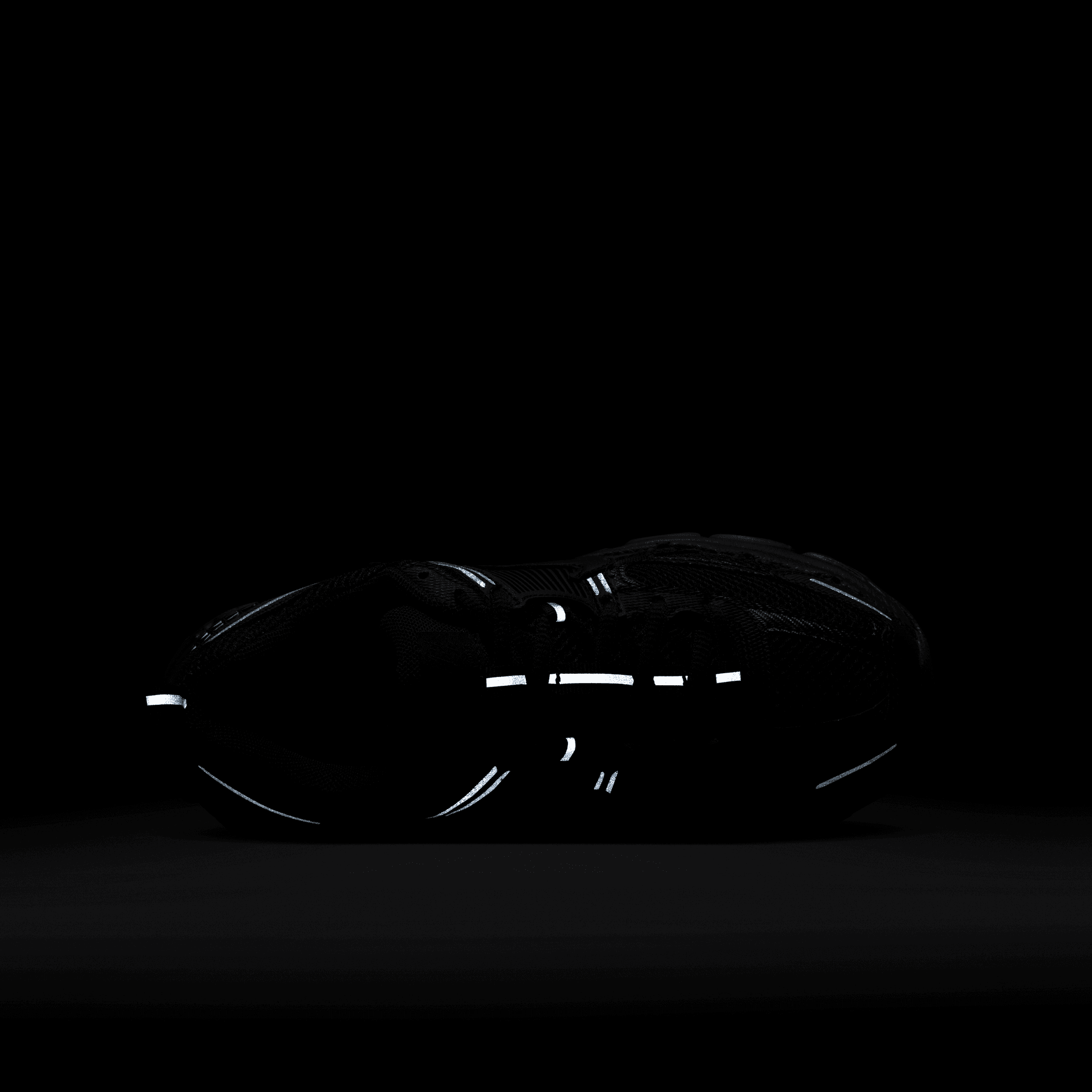 Big Kids' Nike Vomero 5 "Triple Black"