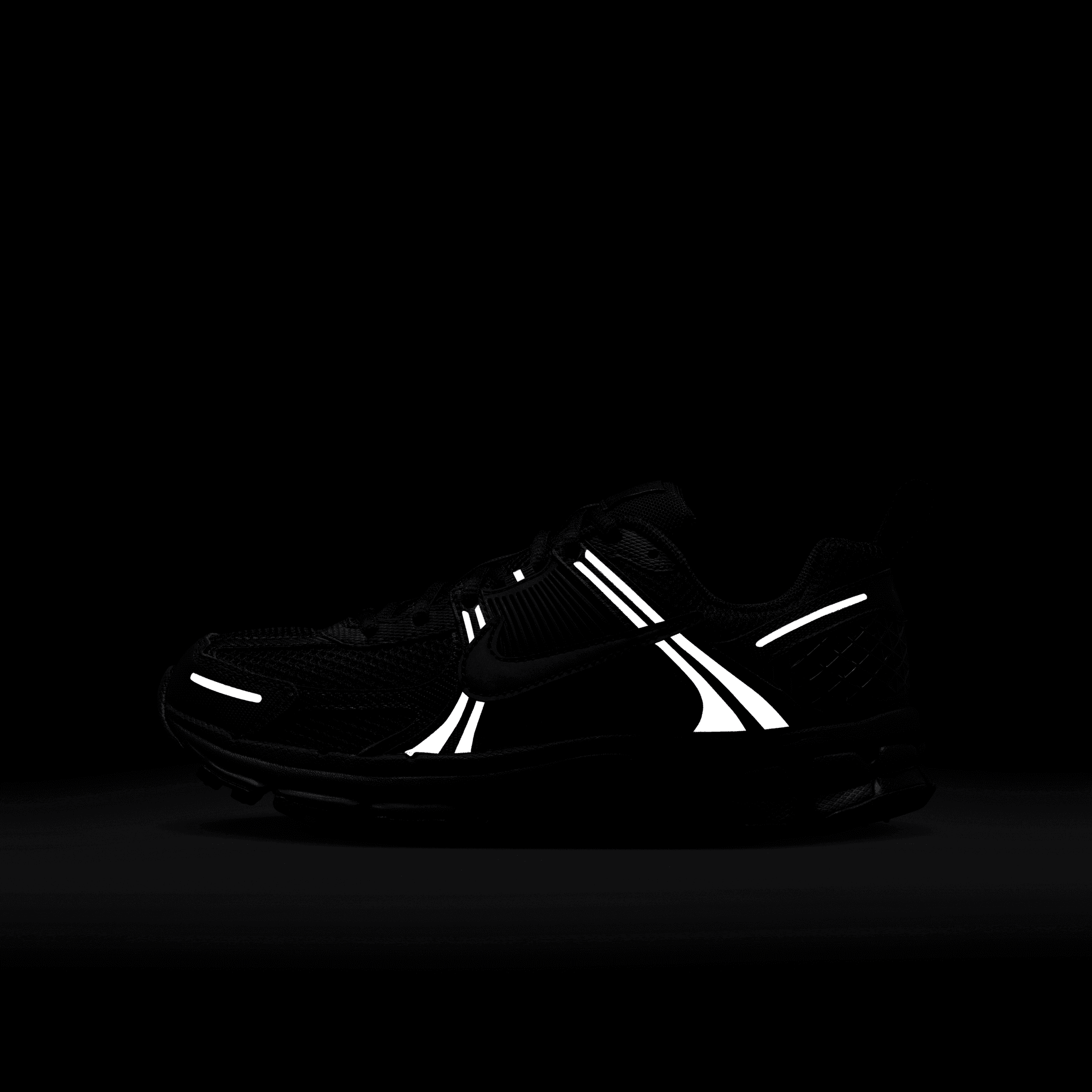 Big Kids' Nike Vomero 5 "Triple Black Noir"