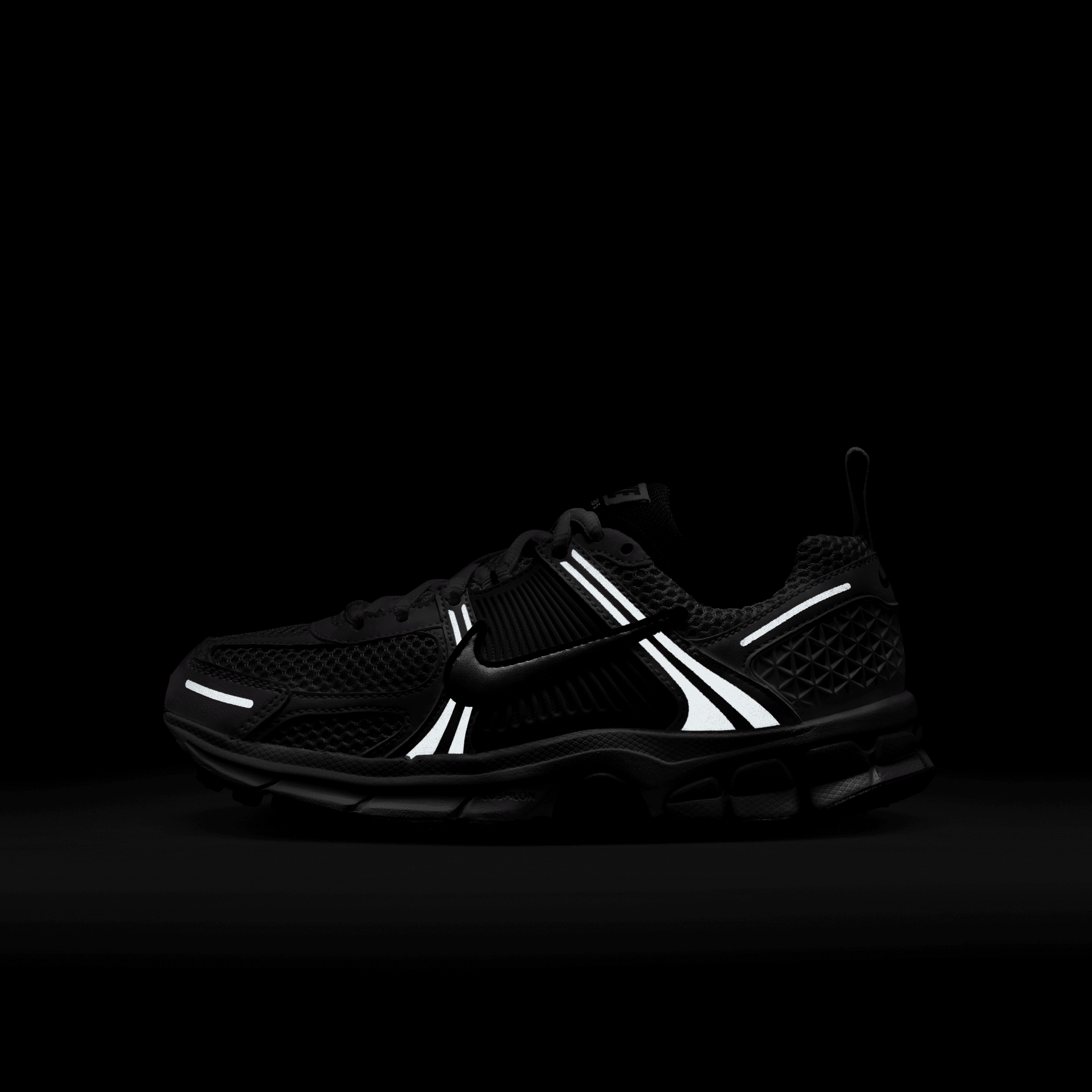 Big Kids' Nike Vomero 5 "Hot Fuchsia"