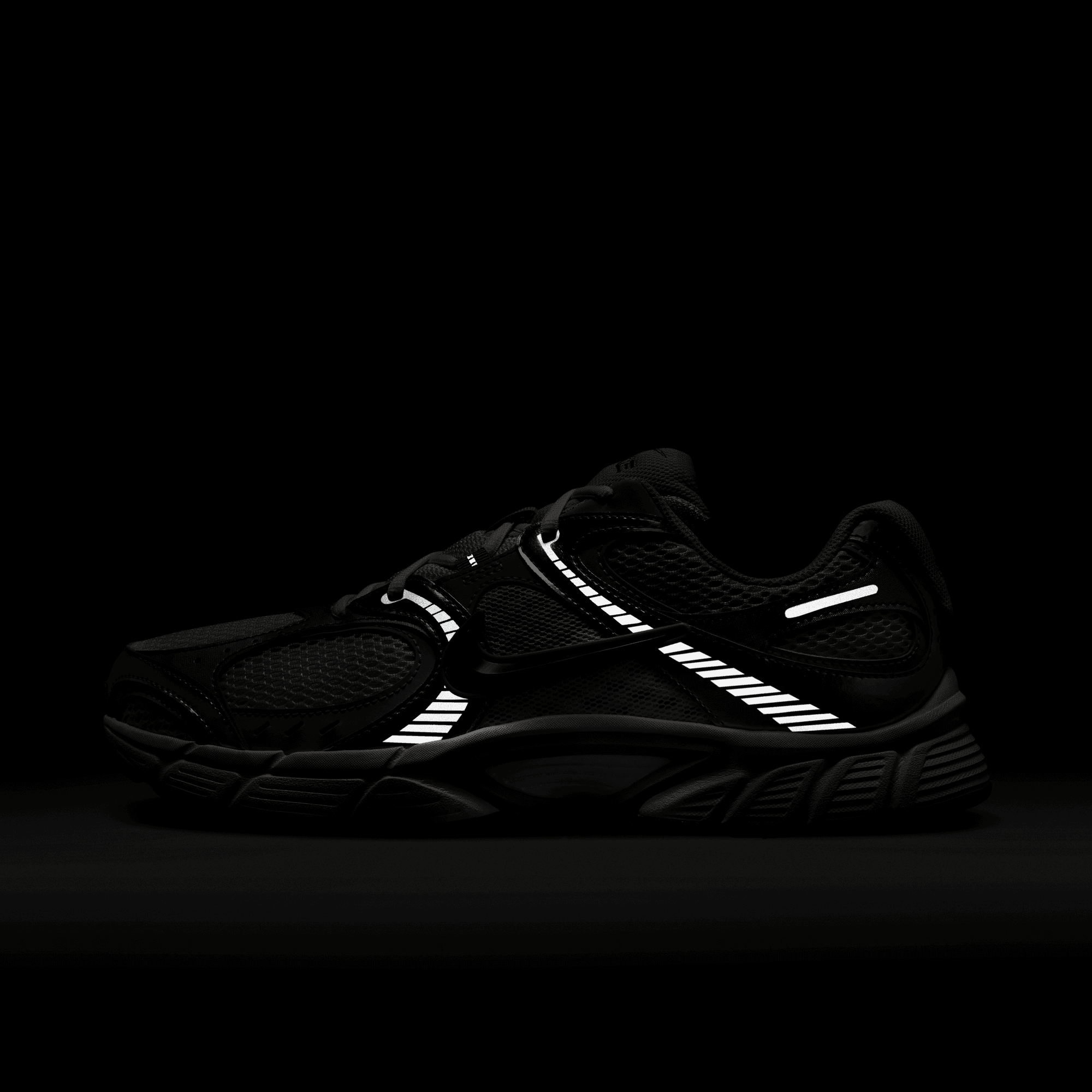 Men's Nike V5 RNR "Parachute Beige Metallic Pewter"