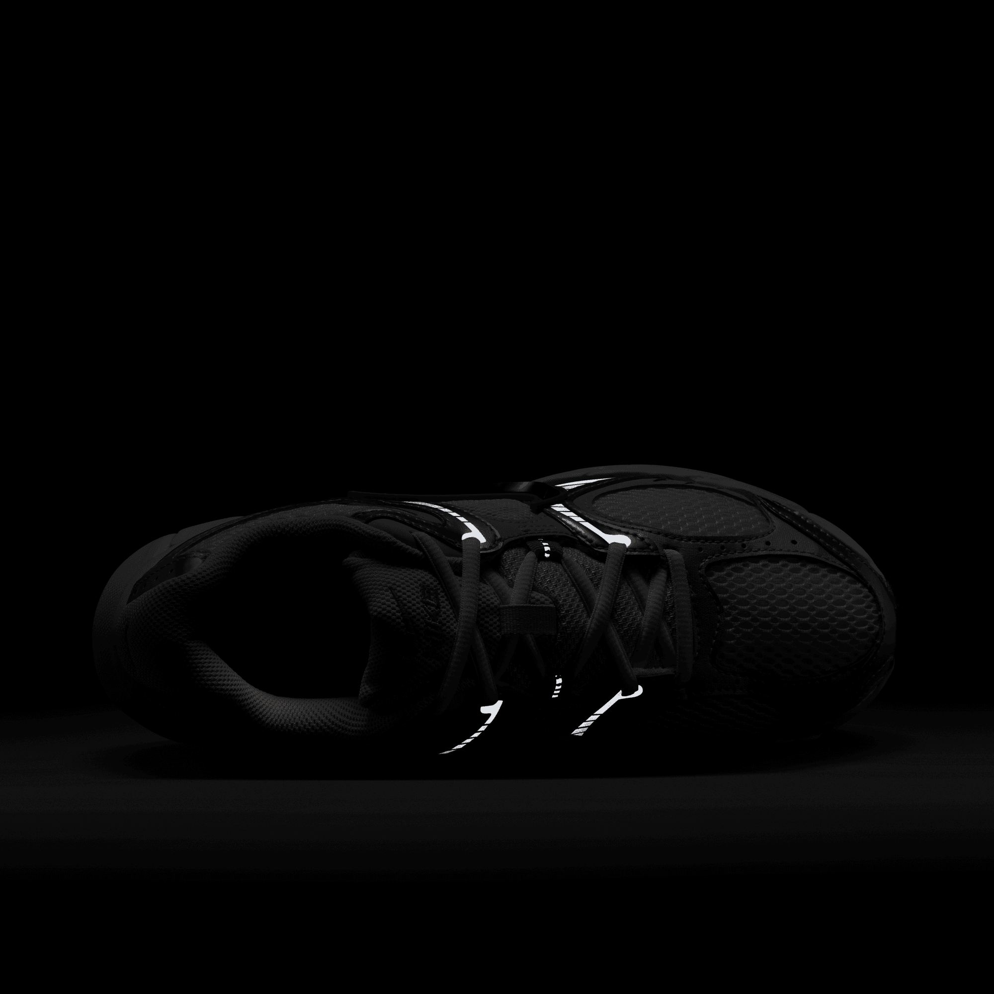 Women's Nike V5 RNR "White Black Picante Red"