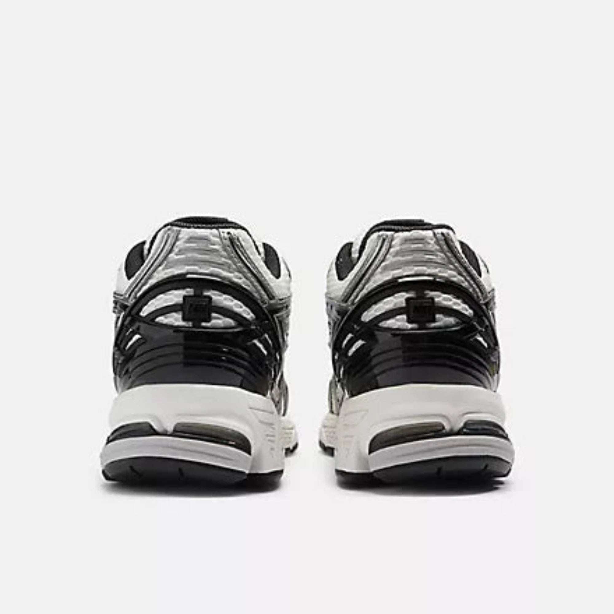 Men's1906R New Balance "Silver Metallic Black"