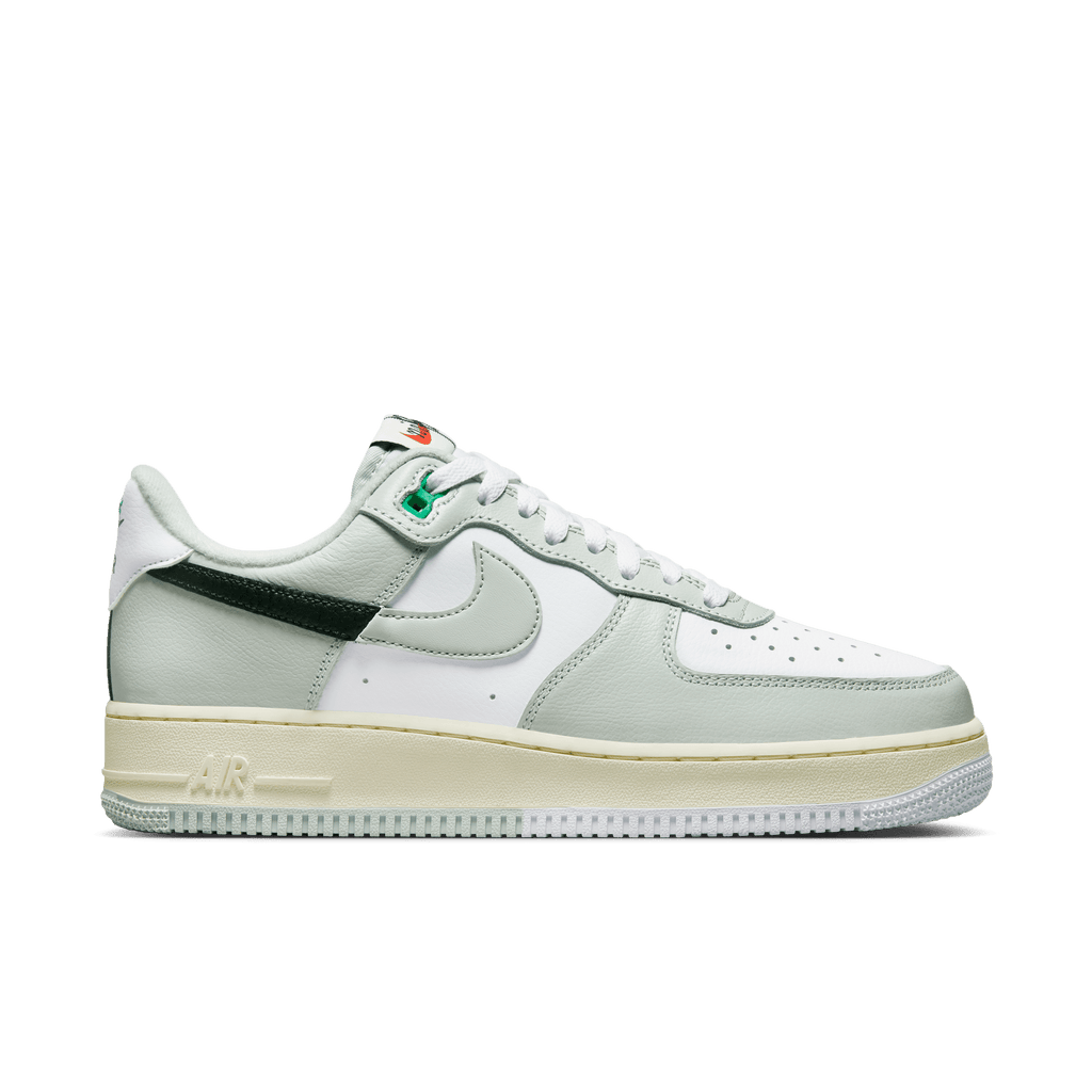 Men's Nike Air Force 1 '07 LV8