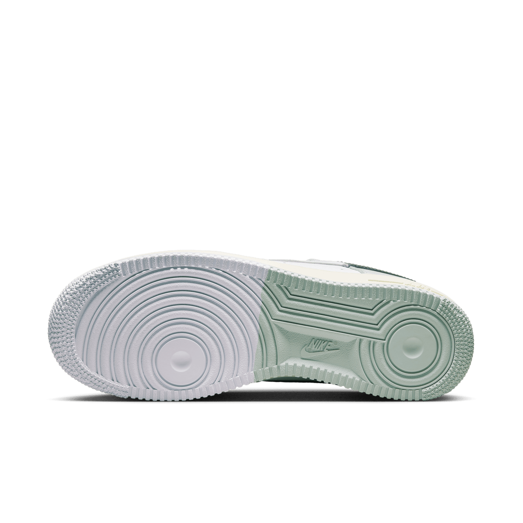 Men's Nike Air Force 1 '07 LV8