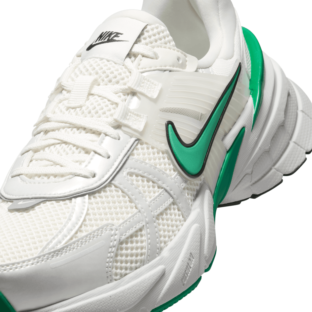 Women's Nike V2K Run "Pale Ivory Black Stadium Green"