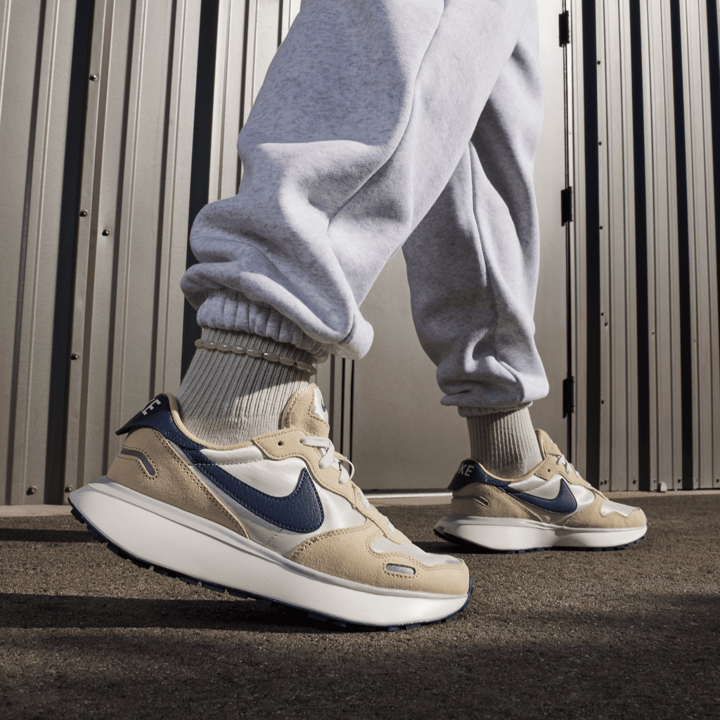 Women's Nike Phoenix Waffle "Light Orewood Brown Navy"