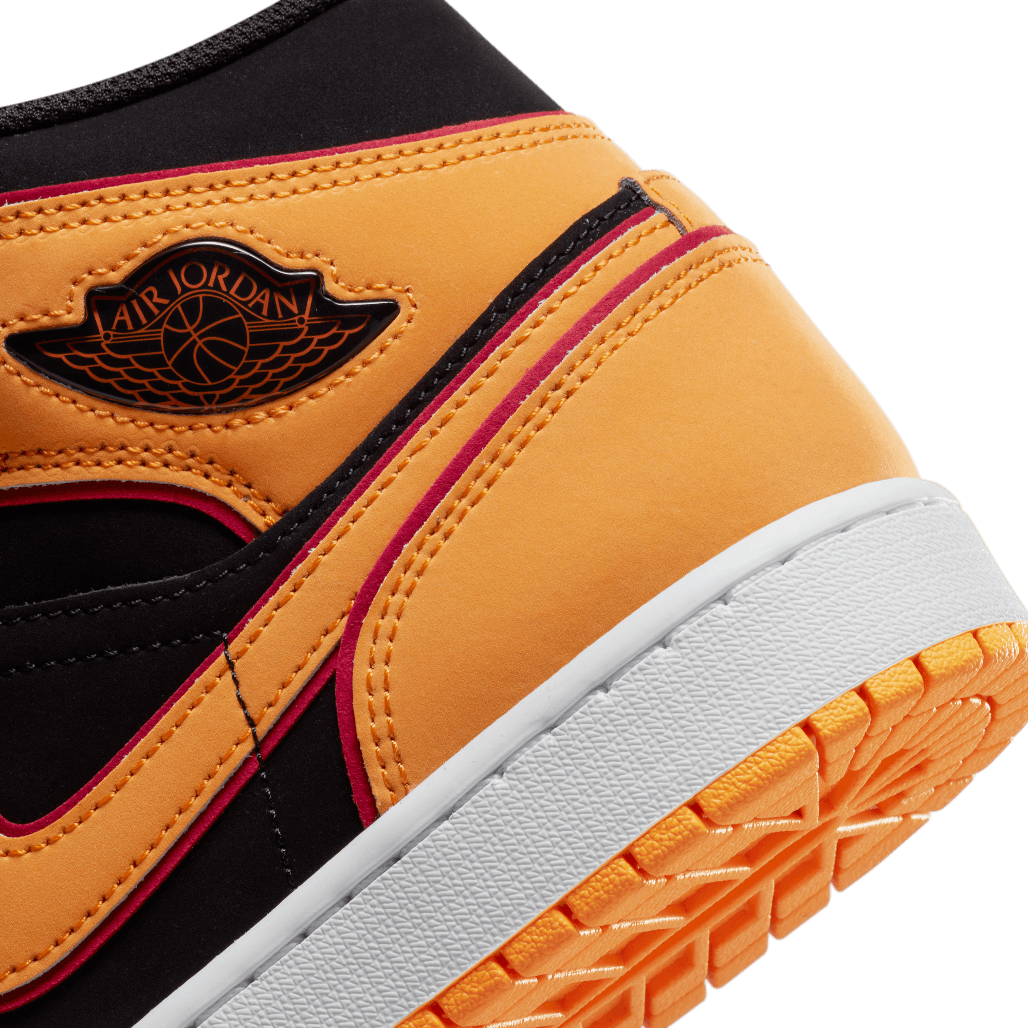 Jordan 1 hotsell mid black orange