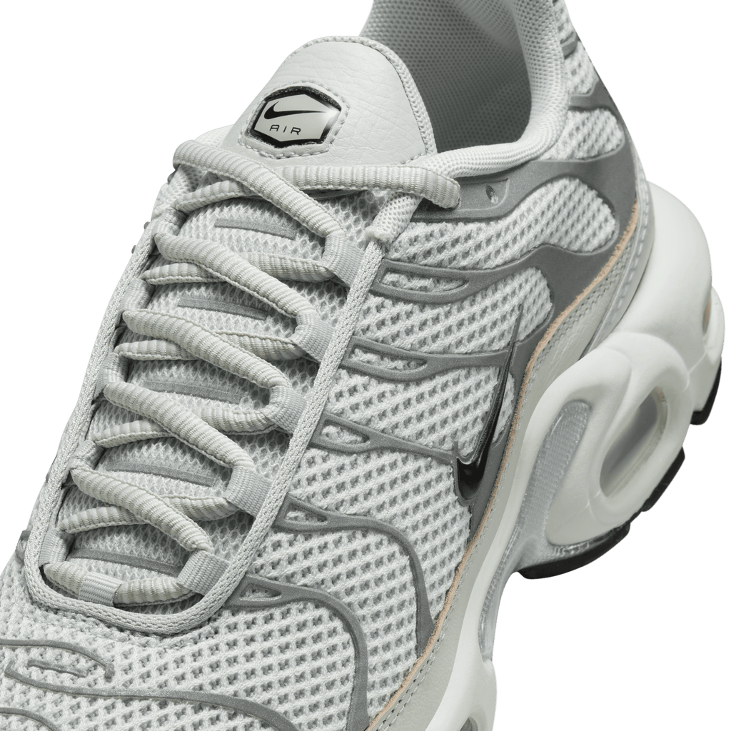 Women's Air Max Plus “Grey Sliver Chrome”