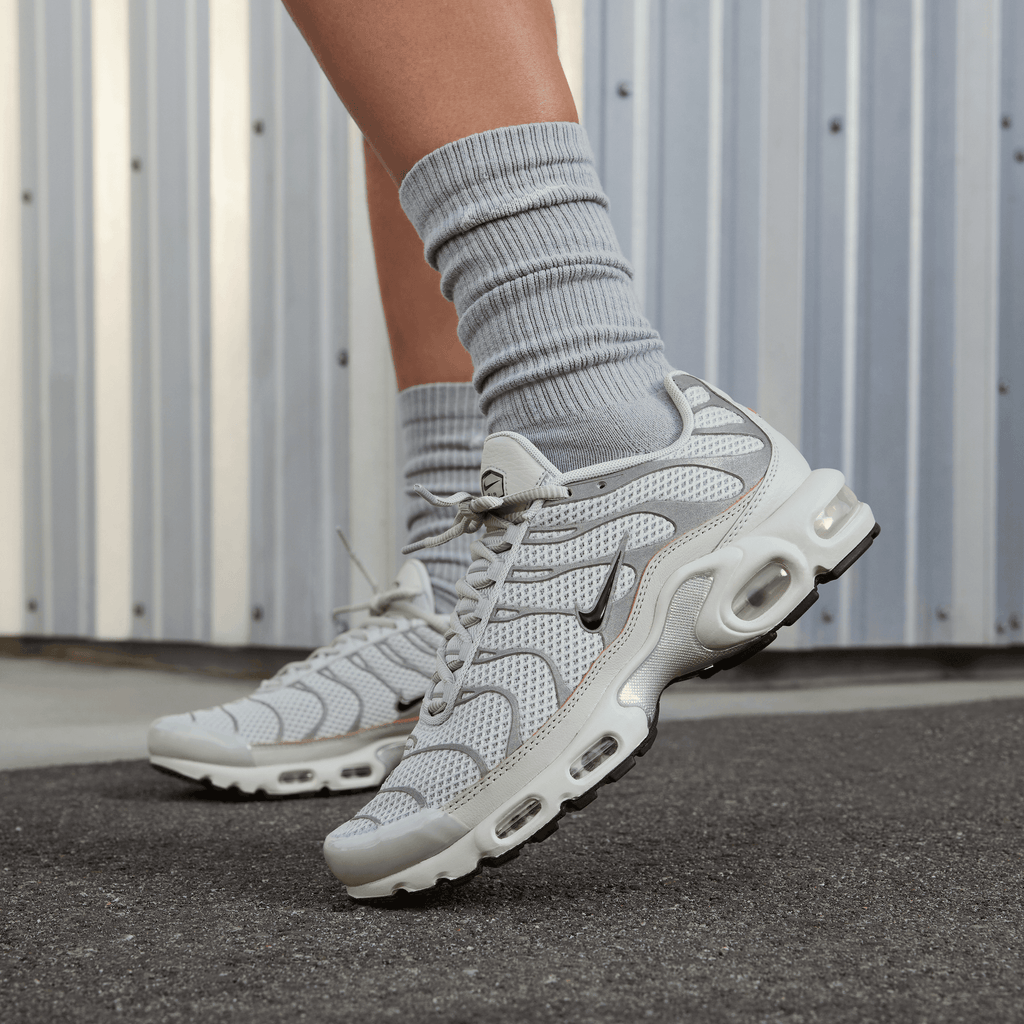 Women's Air Max Plus “Grey Sliver Chrome”