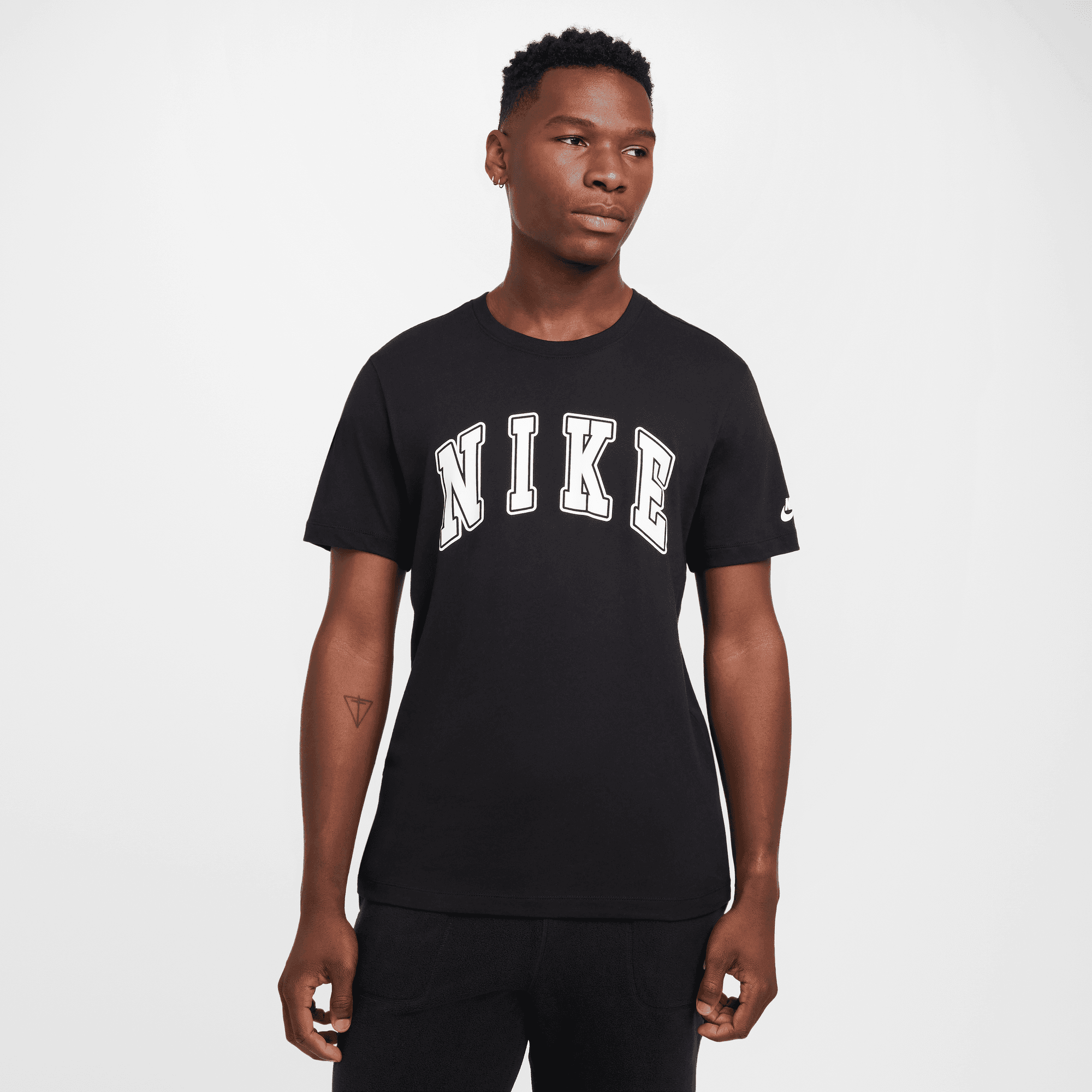 Men's Nike Sportswear Club T-Shirt – The Closet - Main Image