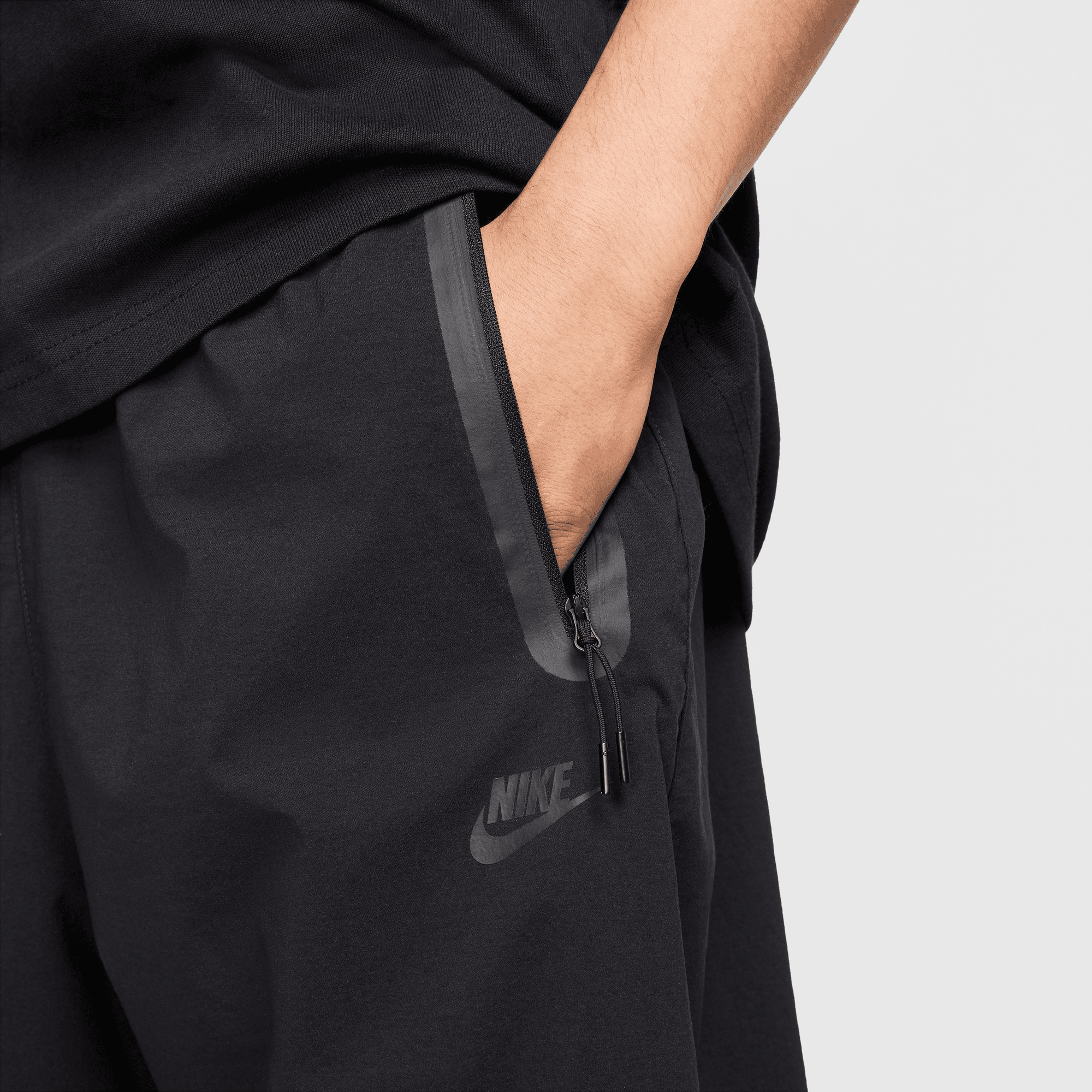 Men's Nike Tech Woven Oversized Pants