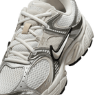 Women's Nike V5 RNR "Summit White Light Orewood"