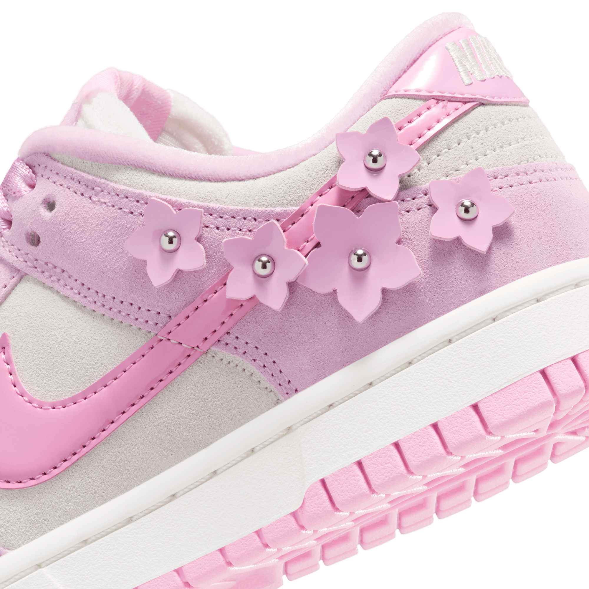 Women's Nike Dunk Low SE - Image View