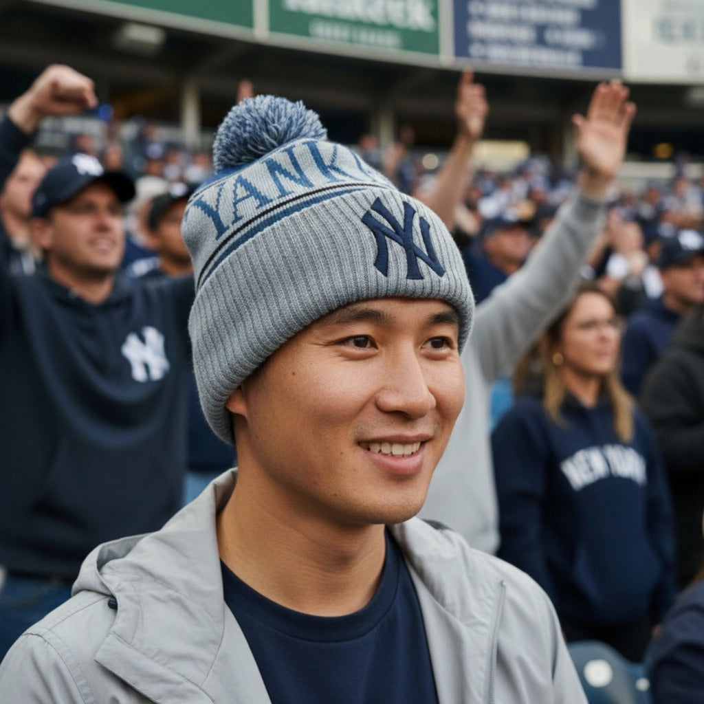 Mitchell and Ness MLB New York Yankees Cuffed Pom Knit Toque (Unisex)