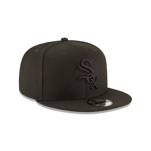 Chicago White Sox New Era MLB Black on Black 9FIFTY SnapBack Hat