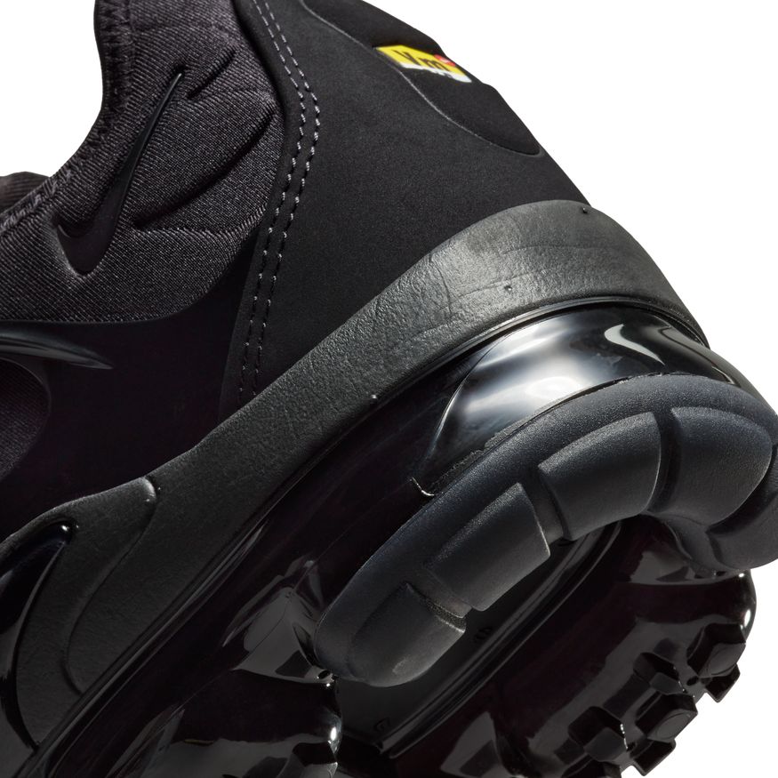 Men's Nike Air VaporMax Plus "Triple Black"