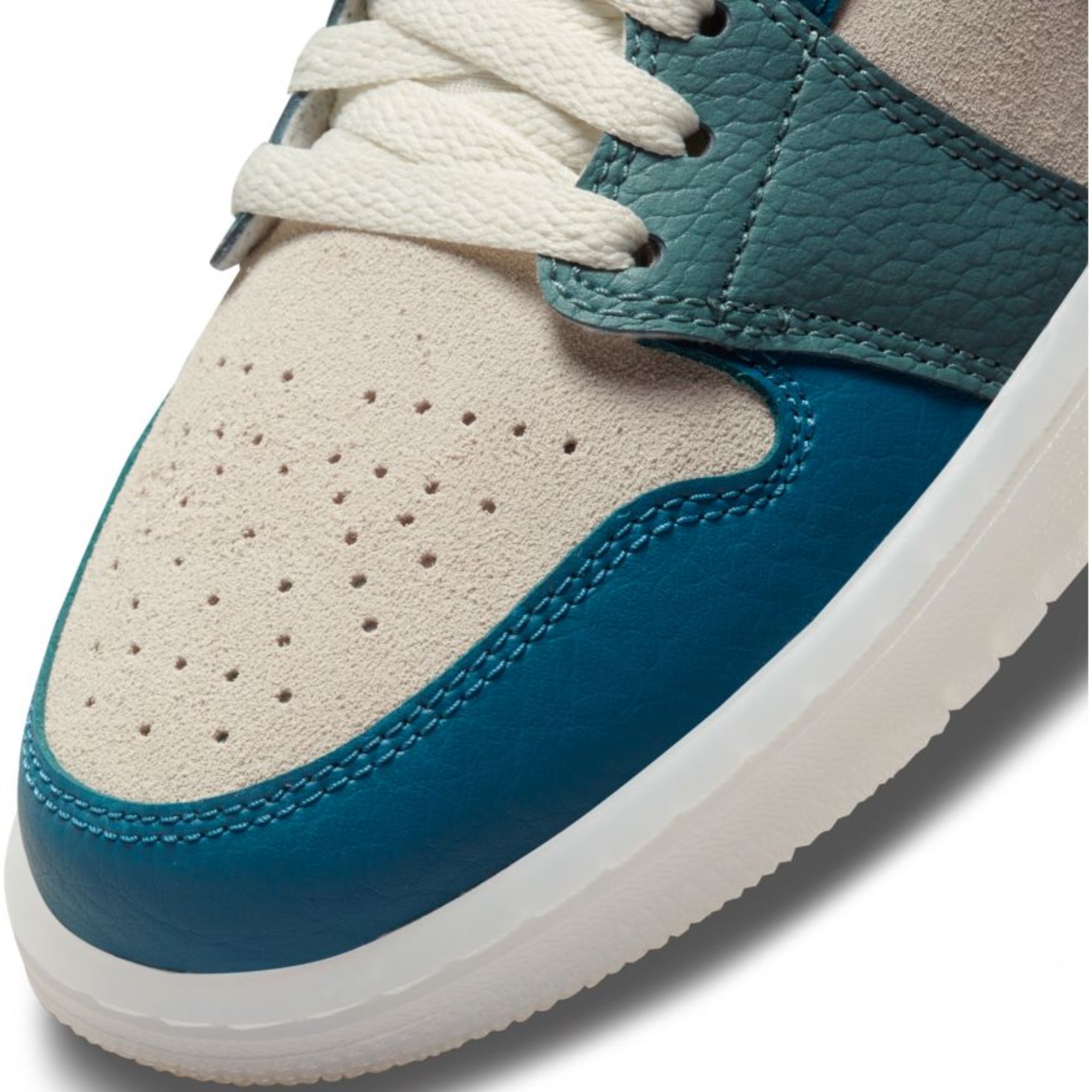 Nike anti gravity shoes price best sale