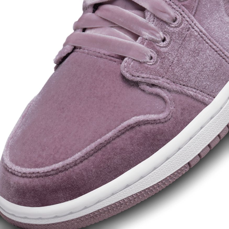 Women's Air Jordan 1 Mid SE "Purple Velvet "